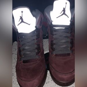 Jordan burgundy retro 5s
